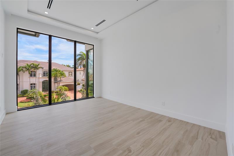 Image 59 of 91 For 948 Banyan Drive