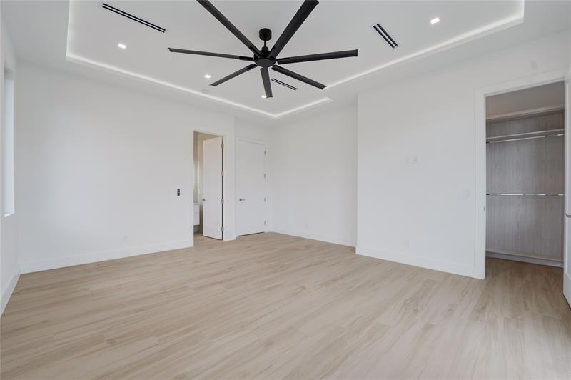 Image 62 of 91 For 948 Banyan Drive