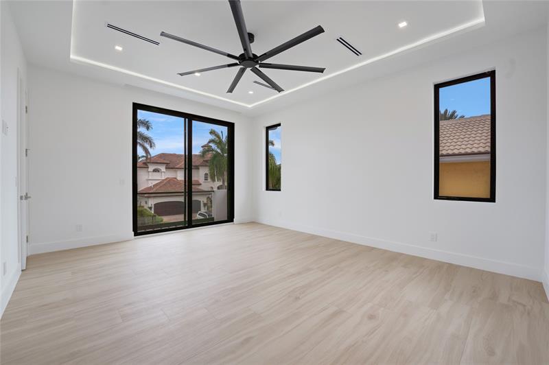 Image 66 of 91 For 948 Banyan Drive