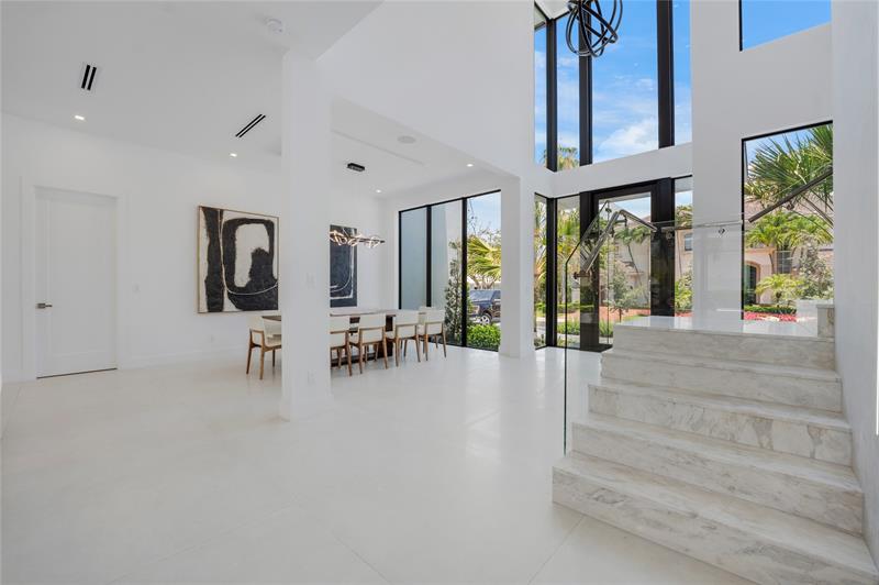 Image 7 of 91 For 948 Banyan Drive