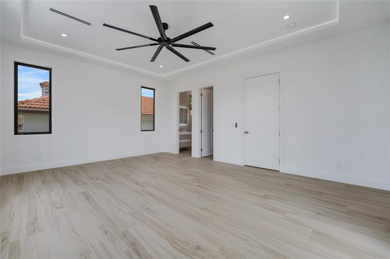 Image 76 of 91 For 948 Banyan Drive