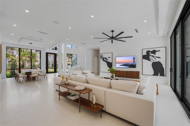 Image 9 of 91 For 948 Banyan Drive