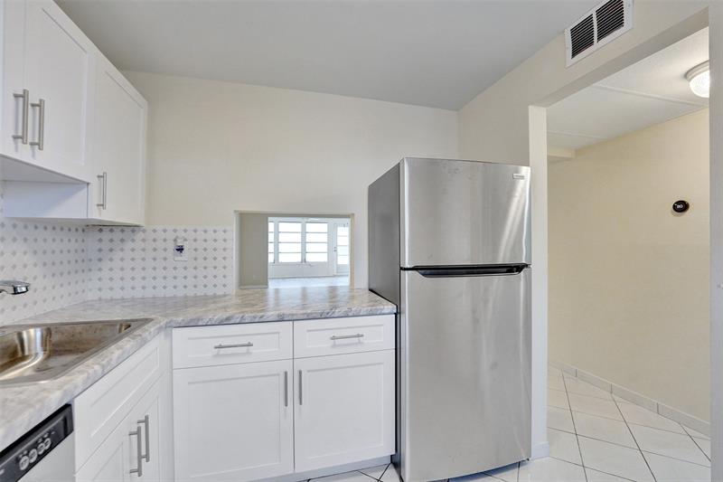 Image 11 of 75 For 7897 Golf Circle Dr  105