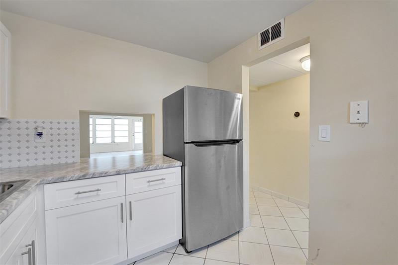 Image 17 of 75 For 7897 Golf Circle Dr  105