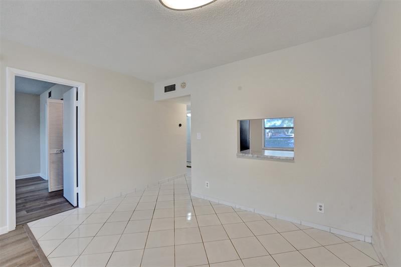 Image 19 of 75 For 7897 Golf Circle Dr  105