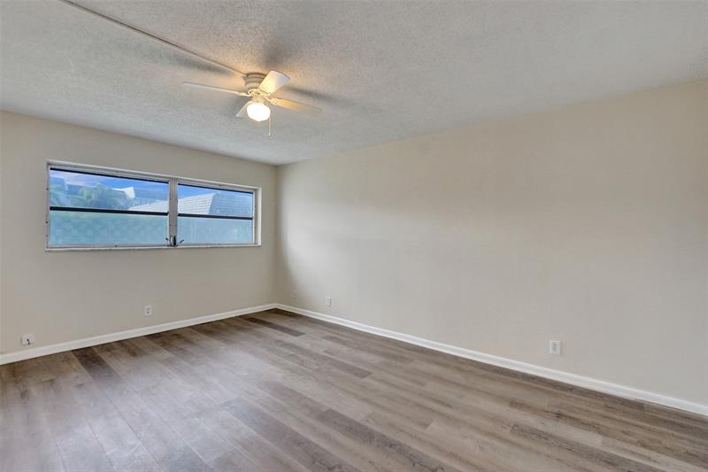 Image 38 of 75 For 7897 Golf Circle Dr  105