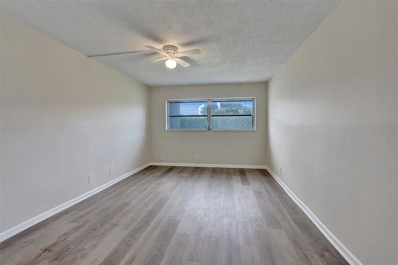 Image 43 of 75 For 7897 Golf Circle Dr  105