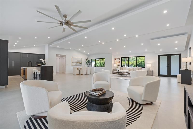 Image 10 of 43 For 15901 54 Place