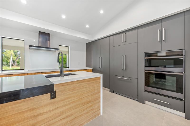 Image 15 of 43 For 15901 54 Place