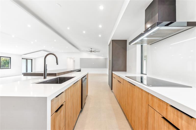 Image 18 of 43 For 15901 54 Place