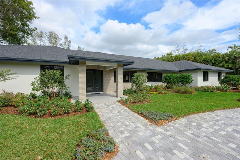 Image 3 of 43 For 15901 54 Place