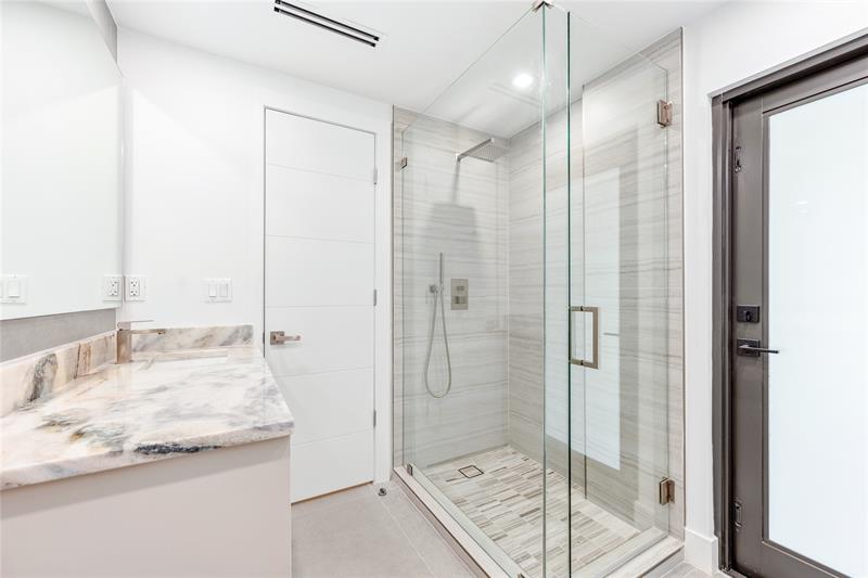 Image 32 of 43 For 15901 54 Place