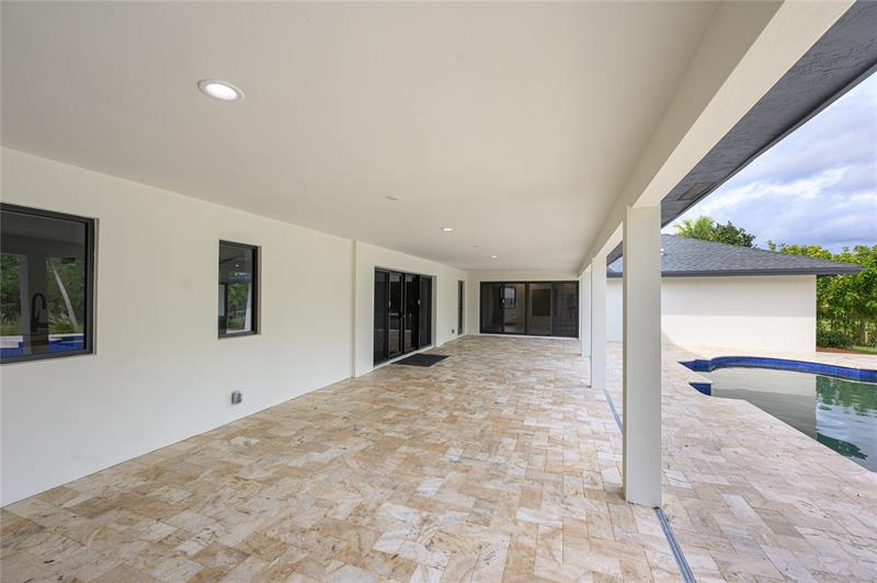 Image 37 of 43 For 15901 54 Place