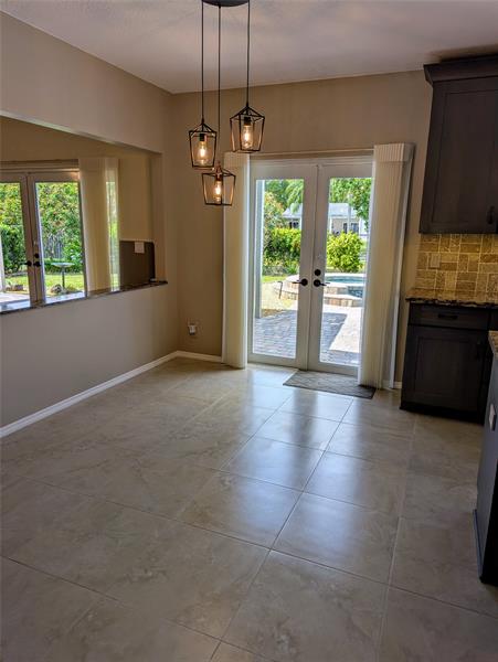 Image 11 of 55 For 10155 Grove Ln