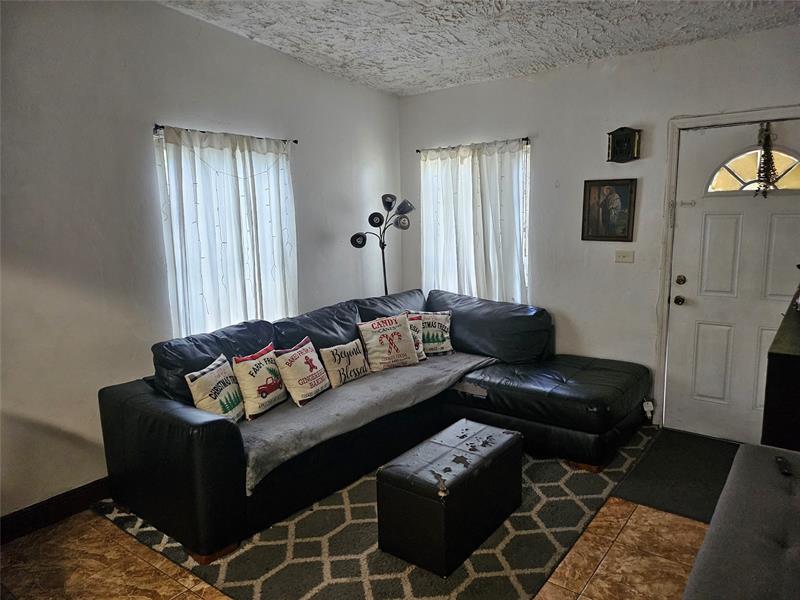 Image 4 of 8 For 2520 160th St