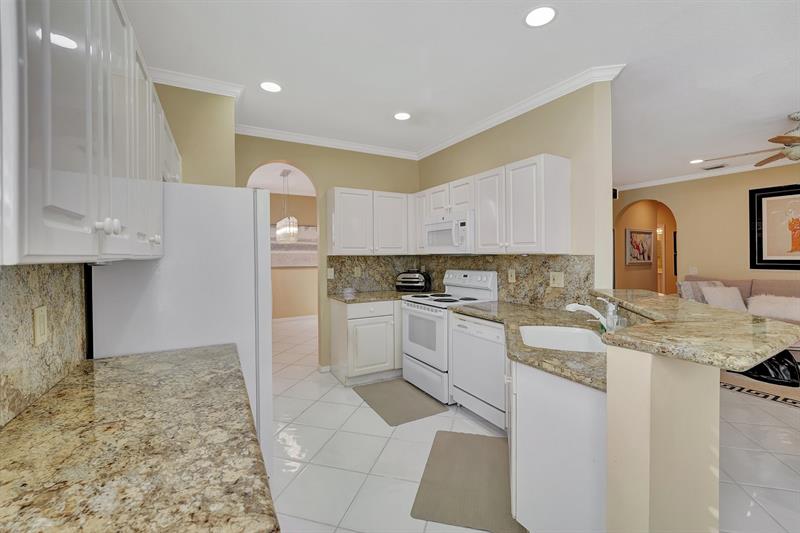 Image 11 of 39 For 12441 10th Ct  A-15
