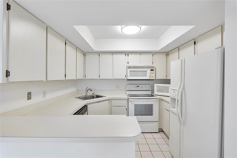 Image 10 of 36 For 4260 Village Dr  C