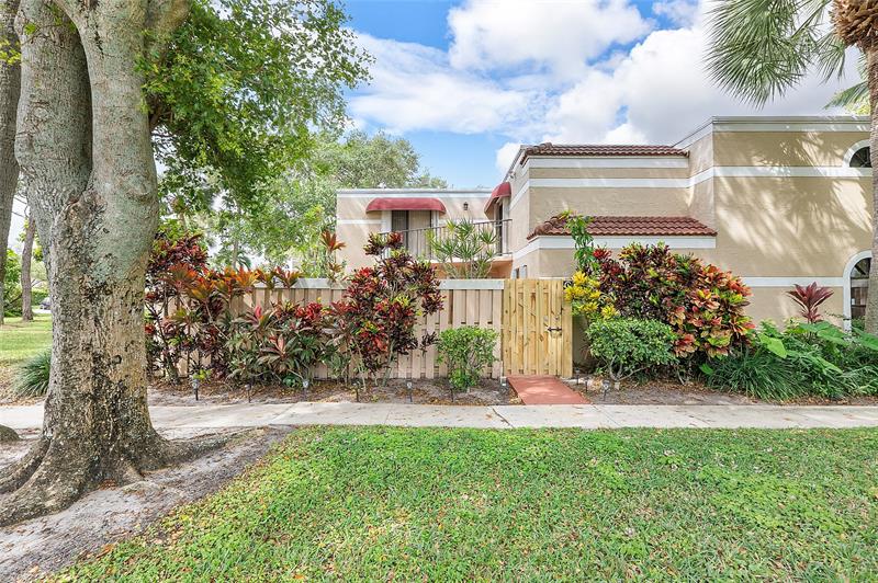 Image 6 of 36 For 4260 Village Dr  C