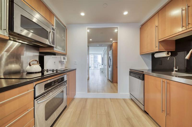 Image 15 of 22 For 6365 Collins Avenue  2406