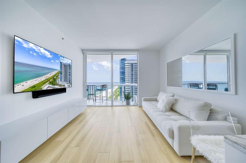 Image 3 of 22 For 6365 Collins Avenue  2406