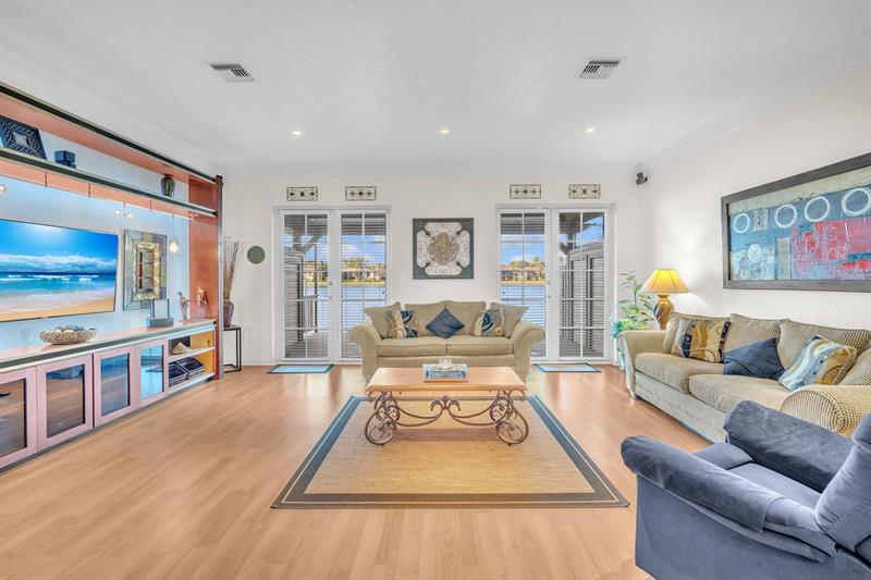 Image 10 of 44 For 745 195th St