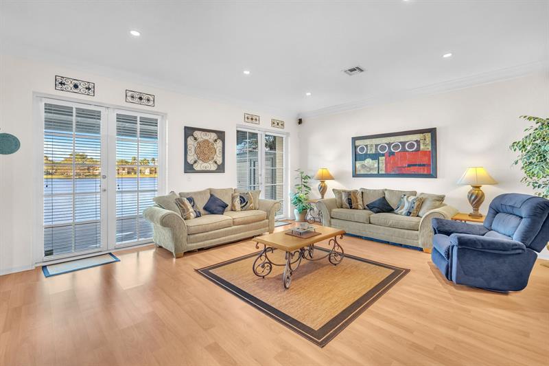 Image 12 of 44 For 745 195th St