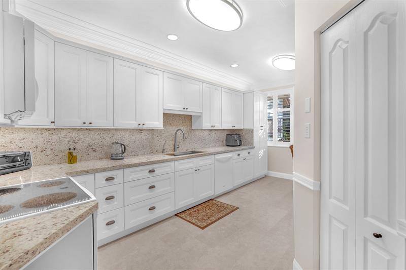 Image 17 of 44 For 745 195th St