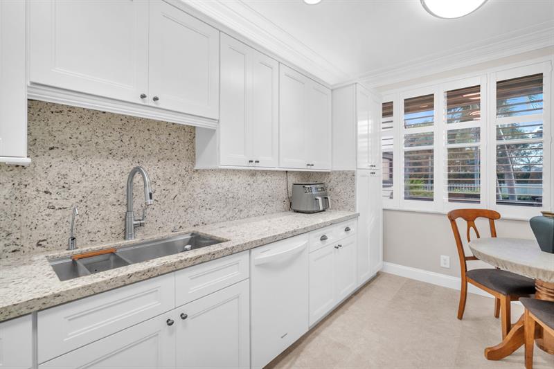 Image 19 of 44 For 745 195th St