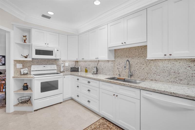 Image 22 of 44 For 745 195th St