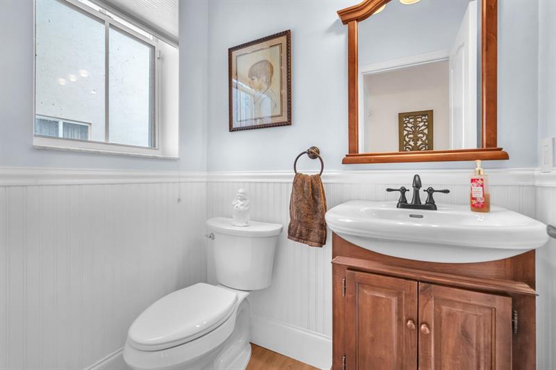 Image 25 of 44 For 745 195th St
