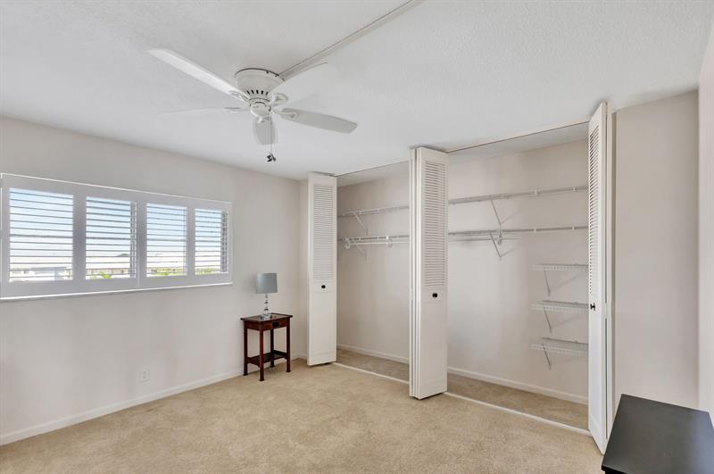 Image 24 of 39 For 801 Lake Shore Dr  403