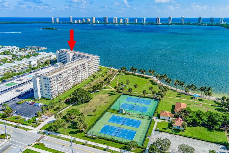Image 33 of 39 For 801 Lake Shore Dr  403