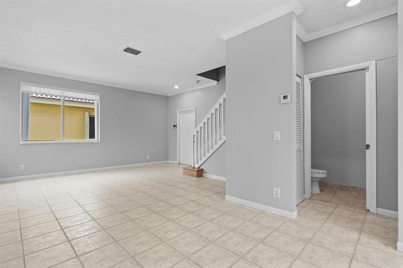 Image 14 of 61 For 4319 Greenbriar Ln