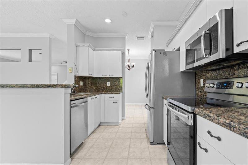 Image 20 of 61 For 4319 Greenbriar Ln