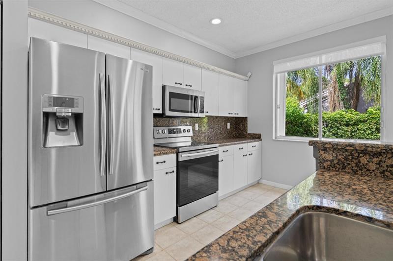 Image 21 of 61 For 4319 Greenbriar Ln