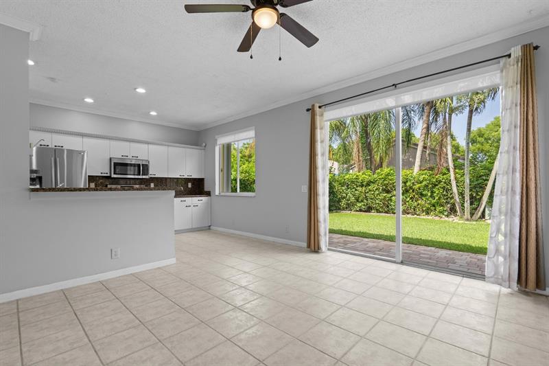 Image 23 of 61 For 4319 Greenbriar Ln