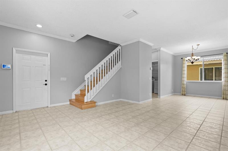 Image 3 of 61 For 4319 Greenbriar Ln