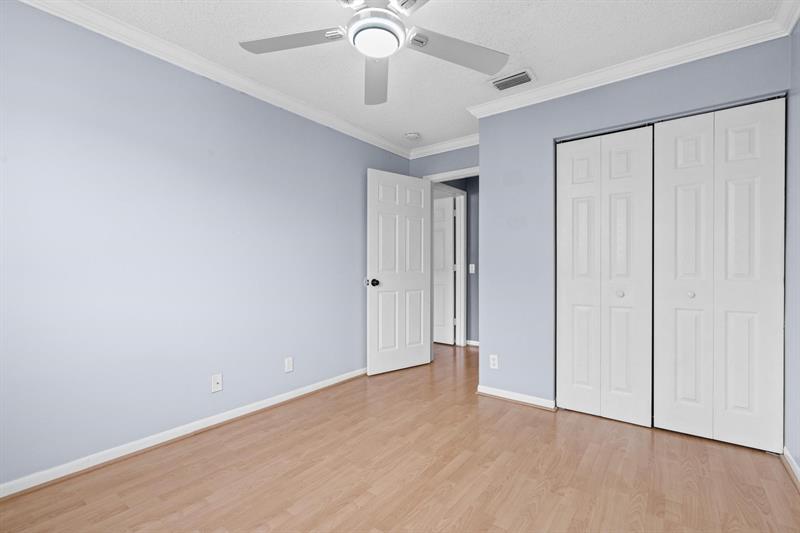 Image 31 of 61 For 4319 Greenbriar Ln