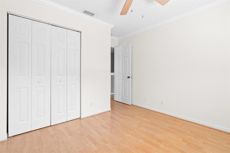 Image 35 of 61 For 4319 Greenbriar Ln