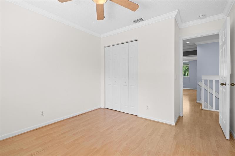 Image 36 of 61 For 4319 Greenbriar Ln