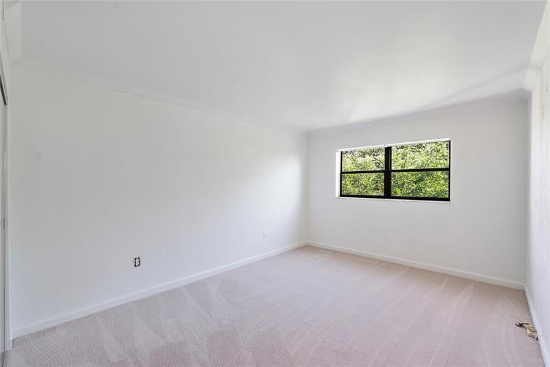 Image 15 of 41 For 701 19th St  512