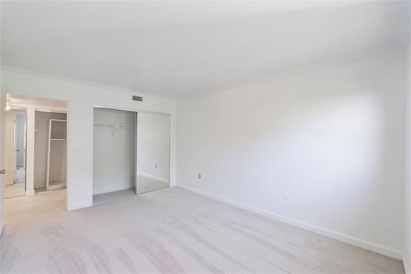 Image 16 of 41 For 701 19th St  512