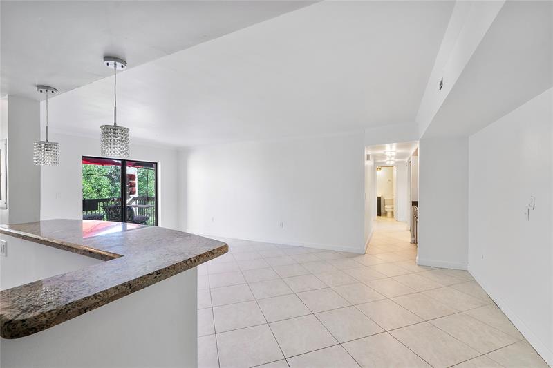 Image 21 of 41 For 701 19th St  512