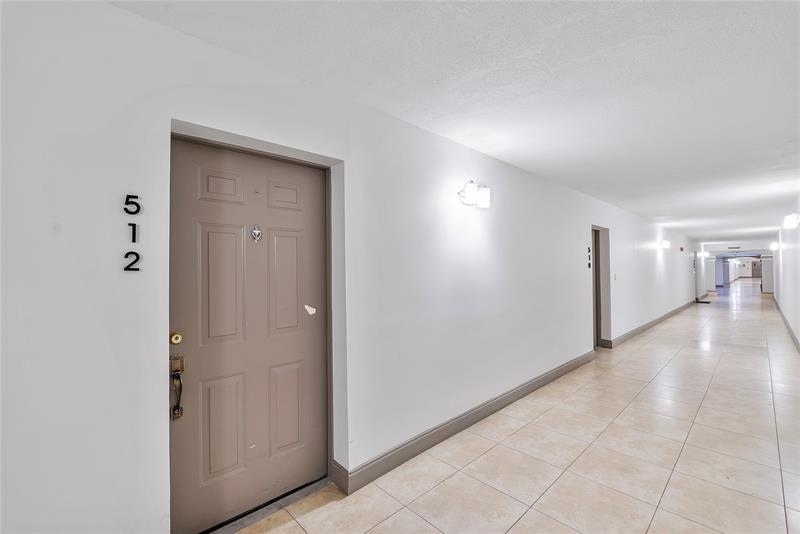 Image 23 of 41 For 701 19th St  512
