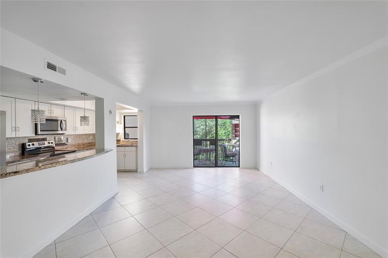 Image 7 of 41 For 701 19th St  512