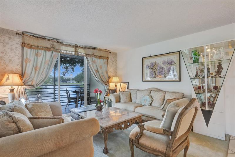 Image 12 of 43 For 9340 Lagoon Pl  209