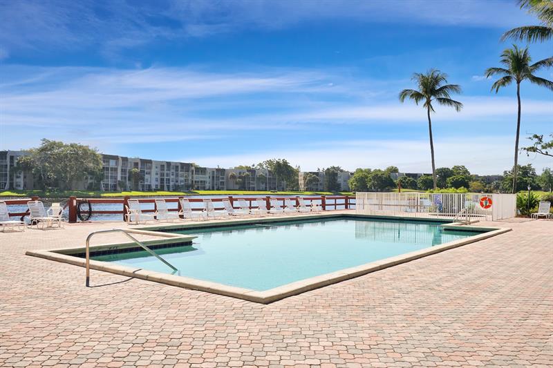 Image 36 of 43 For 9340 Lagoon Pl  209