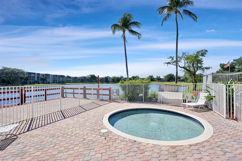 Image 37 of 43 For 9340 Lagoon Pl  209