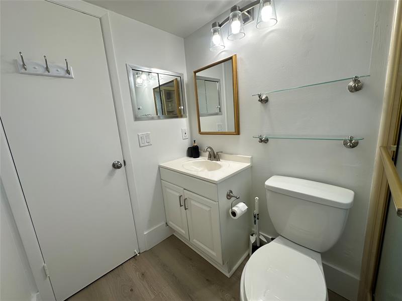 Image 6 of 80 For 85 Ventnor E  85