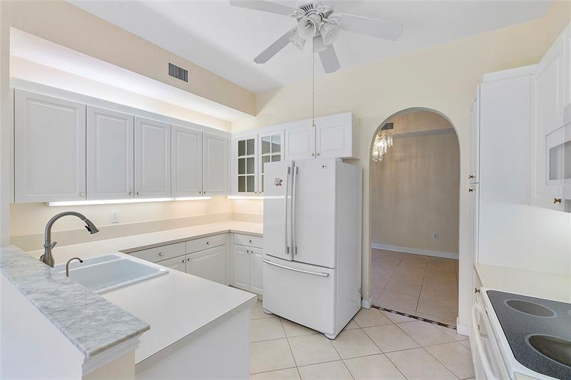 Image 12 of 28 For 7919 Exeter Blvd  102